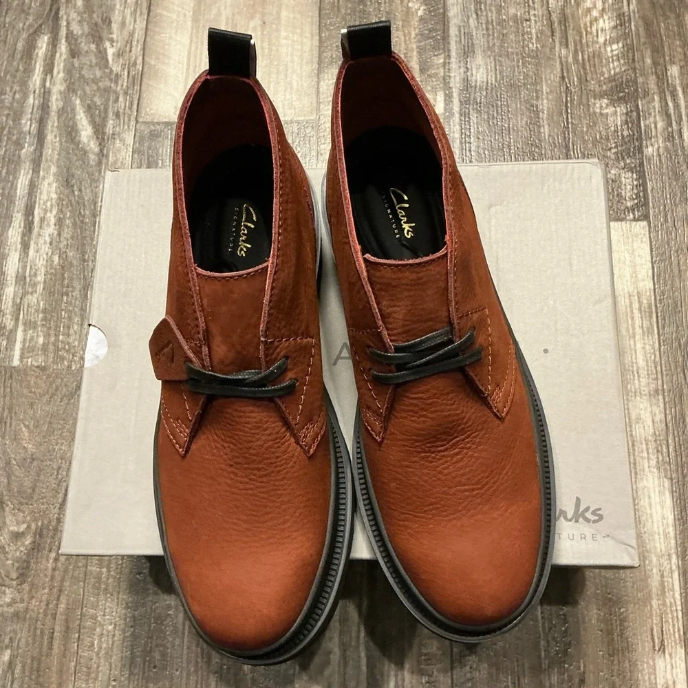 Clarks suede chukka